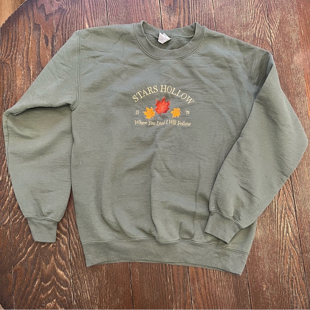 “Stars Hollow” Green Crewneck Sweater Size S